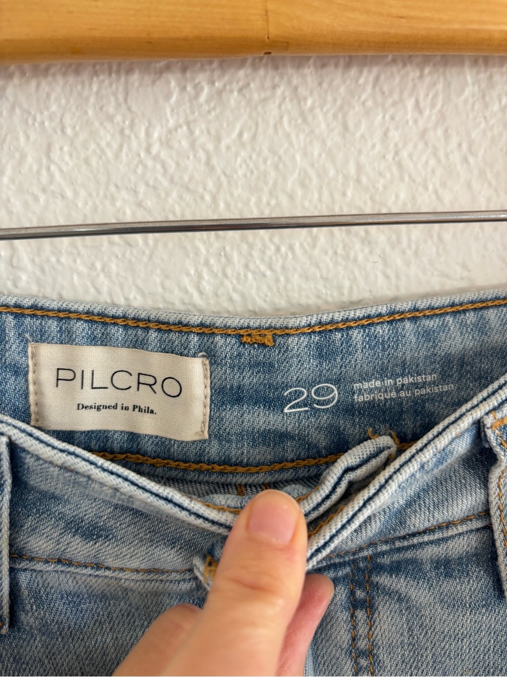 Pilcro Kayden High-Rise Carpenter Barrel Jeans, size 29 - Picture 4 of 4